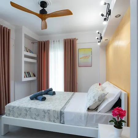 Apartment Nina's Modern